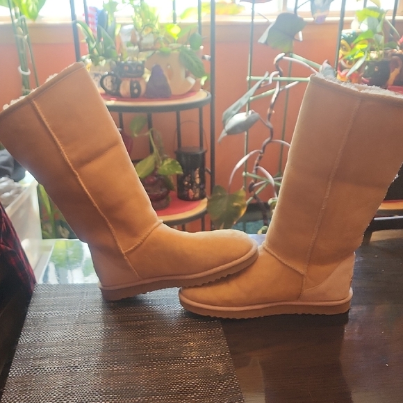 Ugg Classic Tall 8W Boots